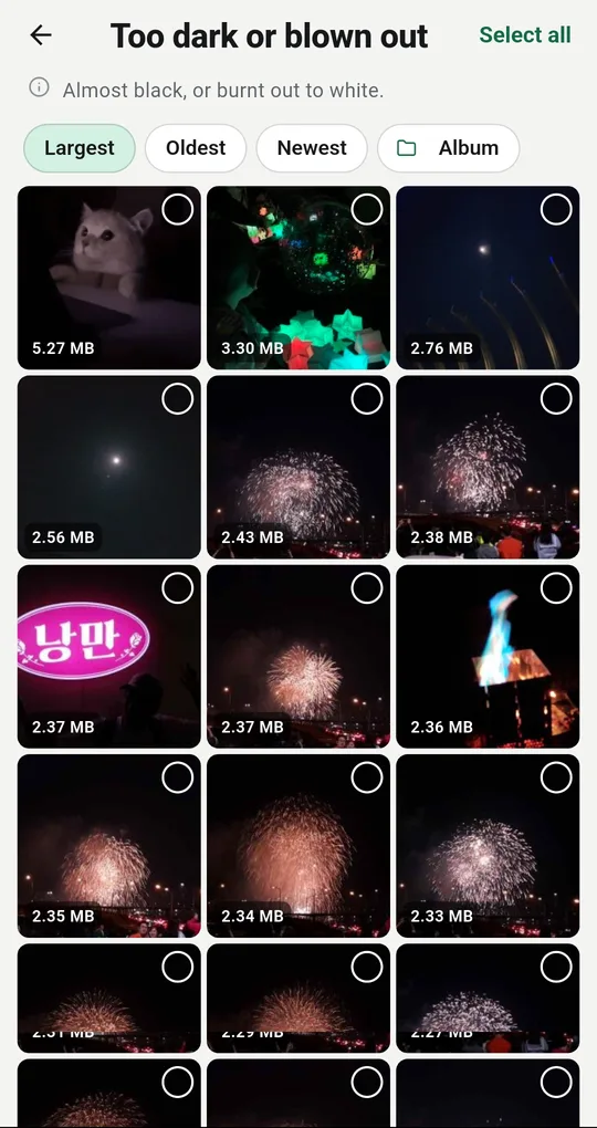Too dark or blown out screen with sort chips and an unselected grid of photos