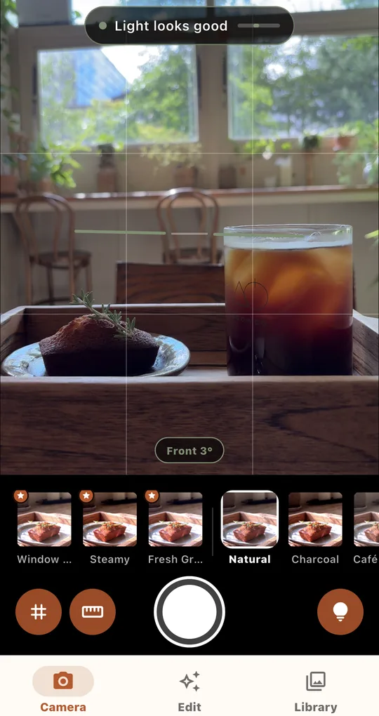 Camera screen with the Front 3° angle badge at the bottom and a rule-of-thirds grid